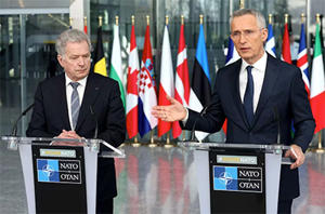 Nato chief Jens Stoltenberg with Finland’s president, Sauli Niinisto